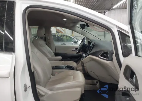 2021 Chrysler Pacifica Touring L z USA, uszkodzony, nr VIN 2C4RC1BG6MR531598